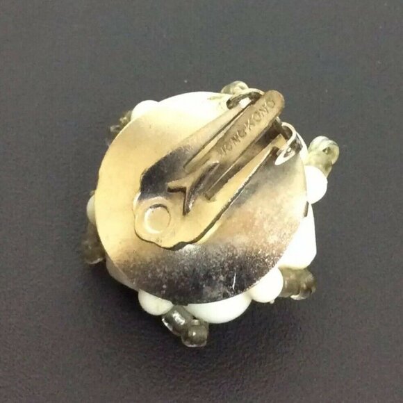 White Beaded Cluster Clip Earrings Church Lady Grandma Vintage 40s 50s - Picture 3 of 5